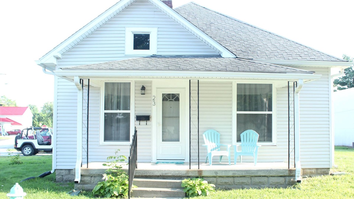 New Palestine House | Close to Downtown Indianapolis in Suburb of New Palestine