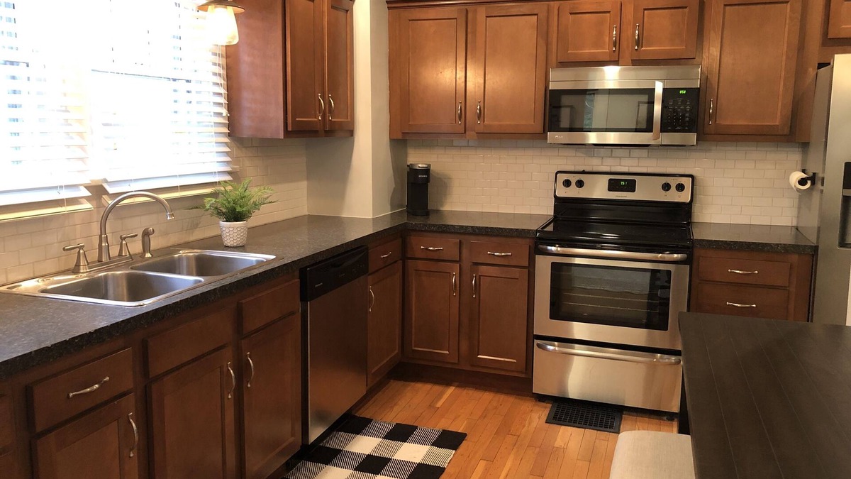 Richmond Cottage | Close to Earlham/IU/Reid! - Nice neighborhood -