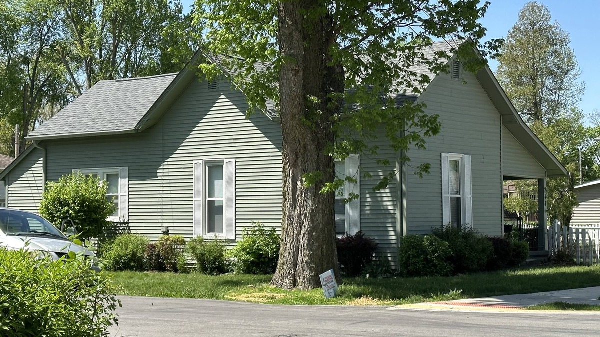 Pendleton House | CLOSE TO EVERYTHING - 28 mi to Indy - Shopping - Dining