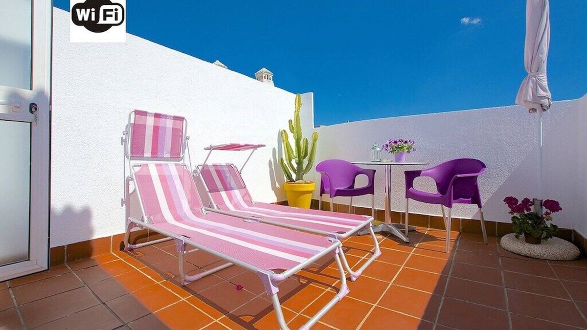 San Felipe Neri Apartment | Close to everything and far from the noise. Enjoy the atmosphere of the historic center!