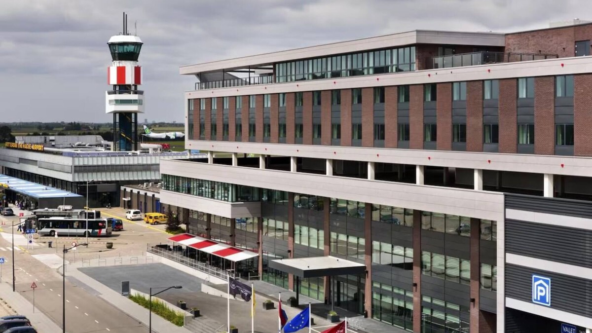 Zestienhoven Hotel | Close to Everything: Airport, Zoo, and City Attractions! Onsite Dining!
