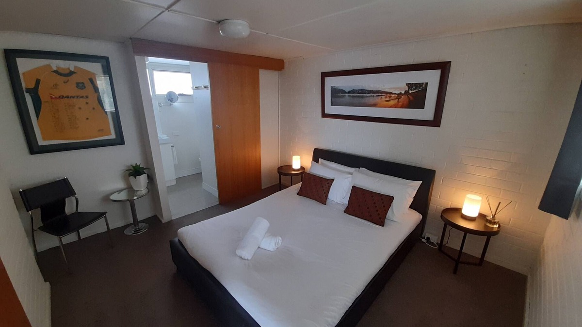 Trevallyn House | Close to everything, restaurants, supermarkets, and nature walks.