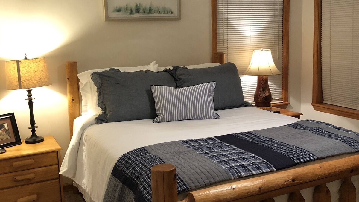 Calico Rock House | Close to everything!