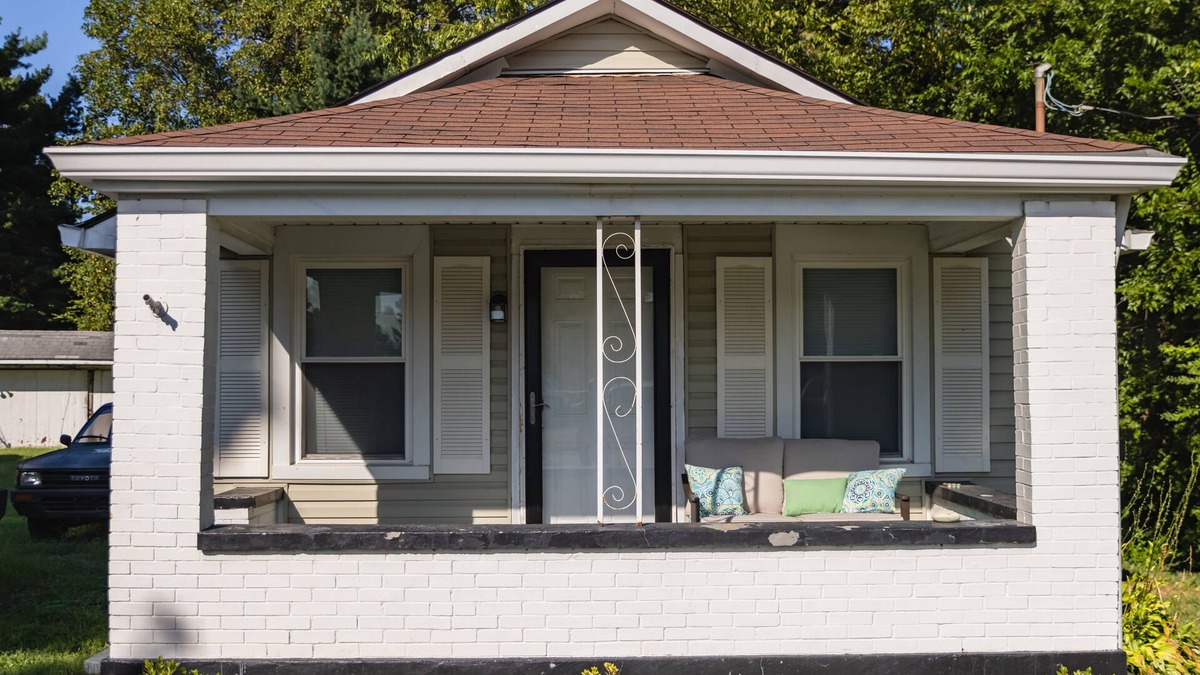 Camp Taylor House | Close to Everything in Louisville!