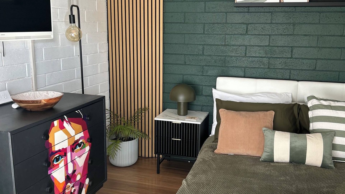 Darlington Apartment | Close to Flinders Hospital & Uni ,Pub,restaurants,Westfield , Beach. Park views.