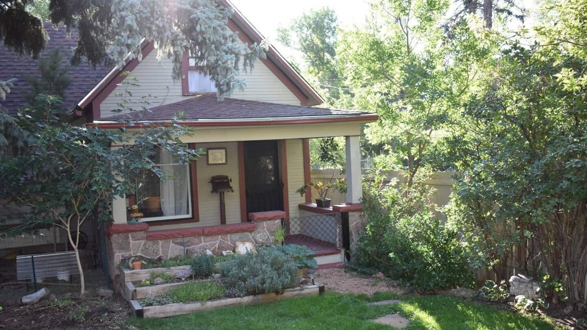 Old North End House | Close to Garden of the Gods and Mountains!