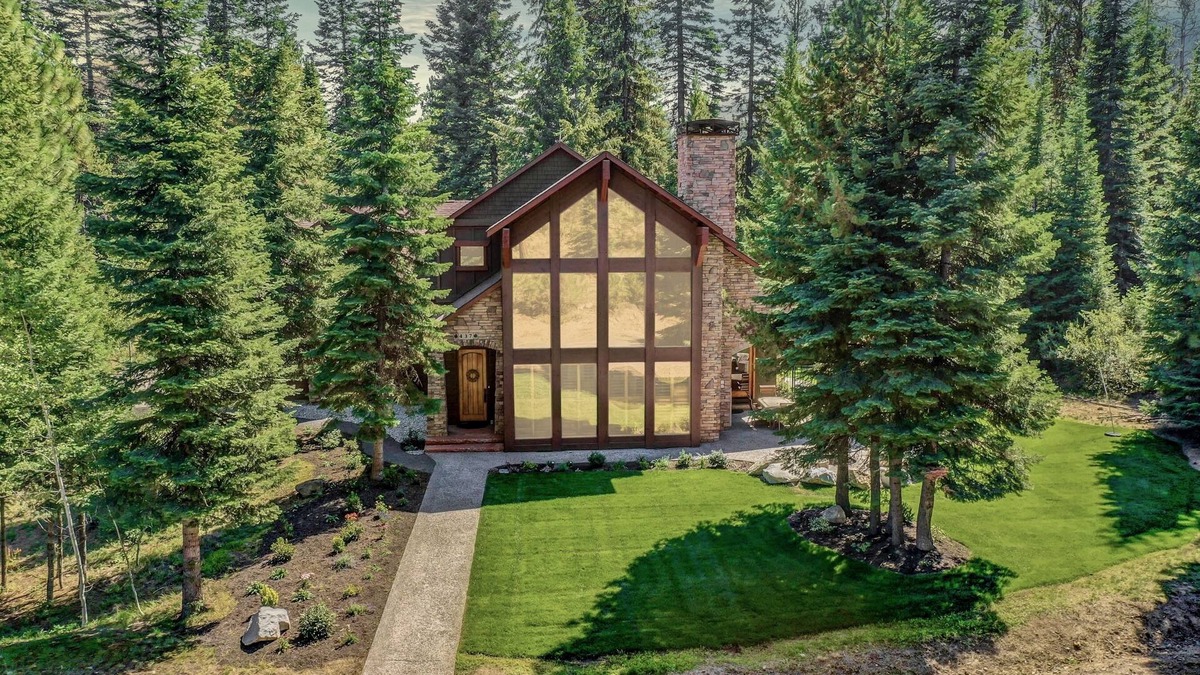 McCall Cabin | Close to Lake and Brundage, Arcades, Hot Tub