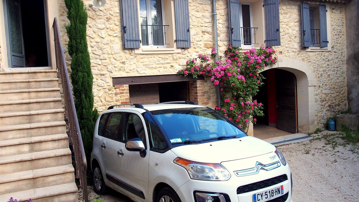 Fons House | Close to Nîmes, authentic village house renovated in 2009 - Courtyard and garden