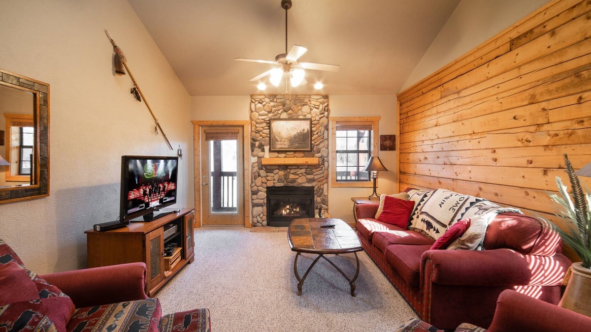 Branson Theater District Cabin | Close to Shows, Shopping & Dining - Cabin in the Heart of Branson