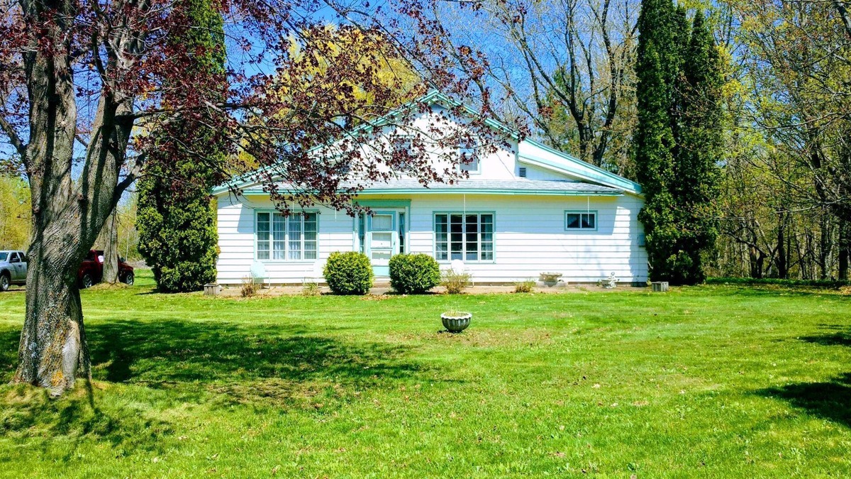 Ontonagon Other | Close to snowmobile and atv trails. Minutes from Porcupine mountains.