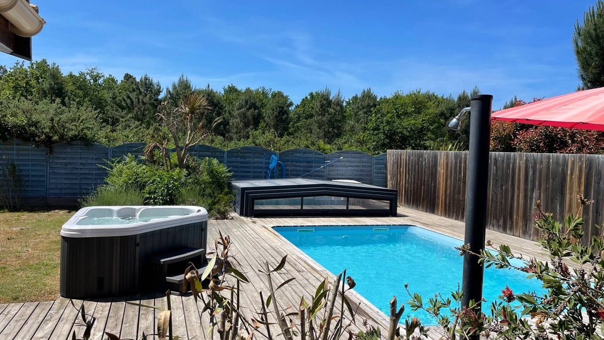 Grayan-Et-L'Hopital House | Close to Soulac/sea air-conditioned chalet, heated indoor swimming pool, jacuzzi
