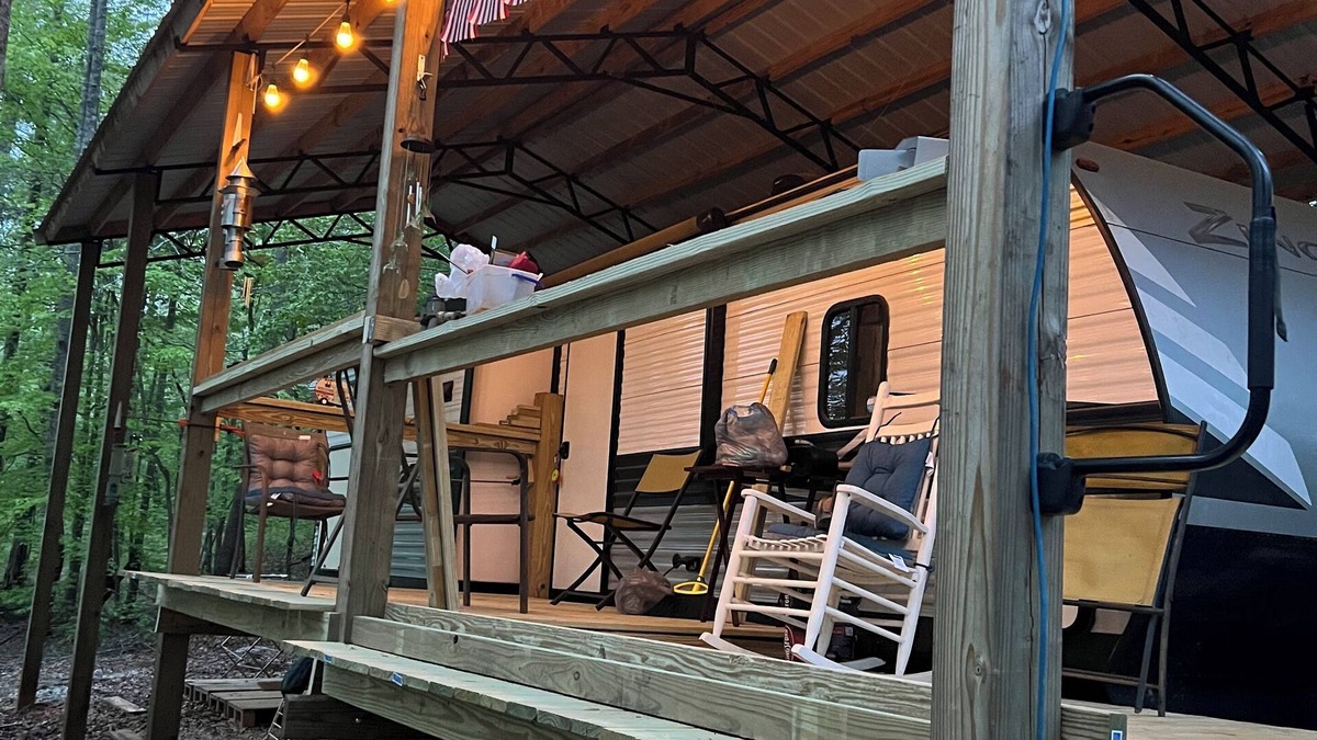 Delta RV Rental | Close to Talladega, Cheha Mountain State Park, Lake Wedowee, and fishing.