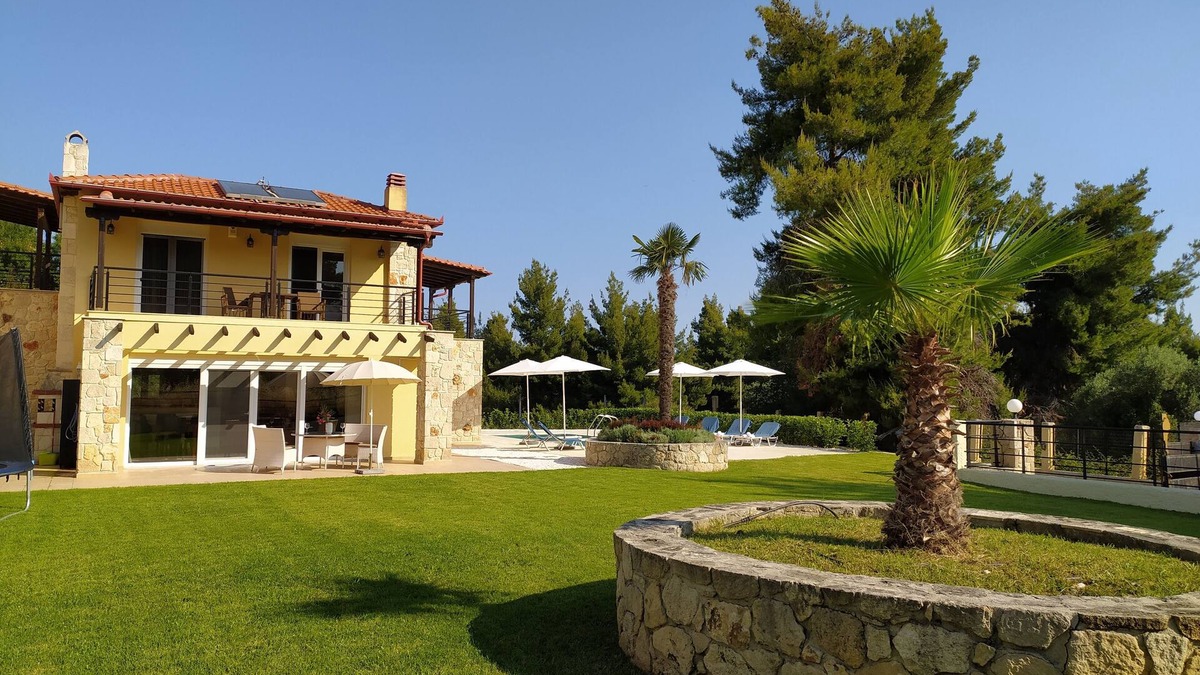 Paliouri House | Close to the beach, fantastic sea views, heated private pool