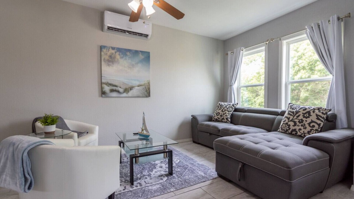 San Jacinto Apartment | Close to the beach, Strand District & shared BBQ grill