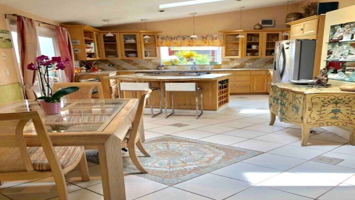Culver City House | Close to the Beach, Beautiful Culver City home.