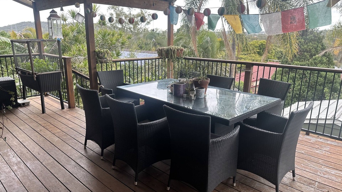 Belmont House | Close to the City and Bay, Gateway Motorway to Gold Coast and Sunshine Coast.