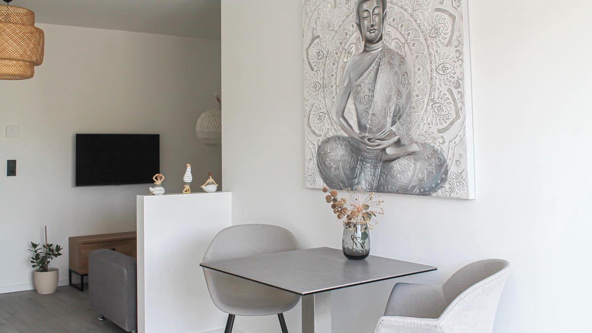 Koblenz Apartment | Close to the city center, with balcony, parking space and charging station