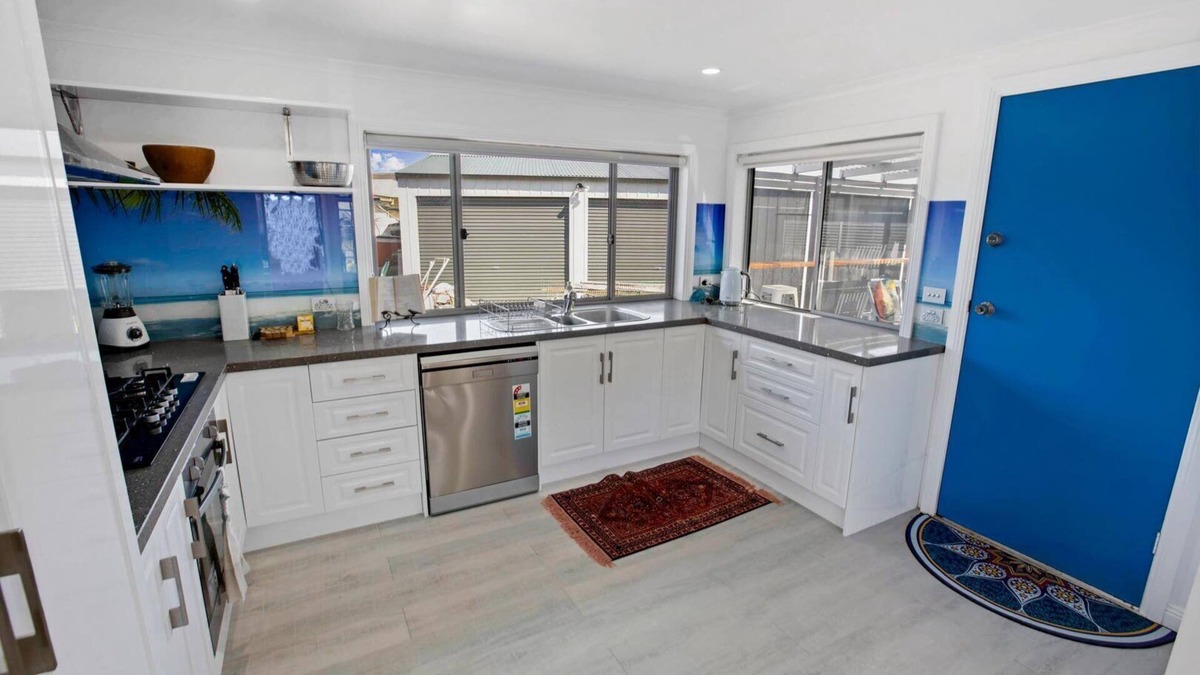 Paynesville House | Close to the lake’s edge, everything you could need to enjoy your getaway