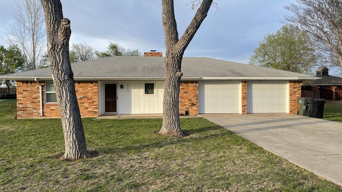Temple House | Close to the med centers, ball fields, shopping & the lake! Perfect for all!