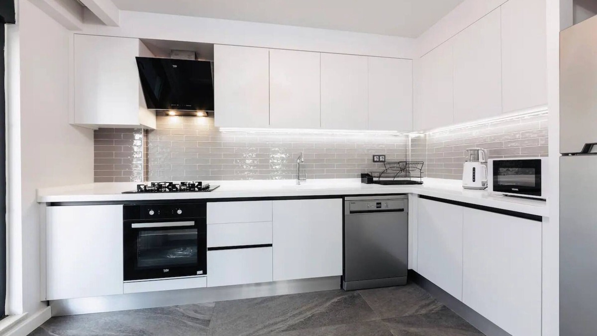 Lara House | Close to the Sea, Luxury Triblex Villa with Heated Pool