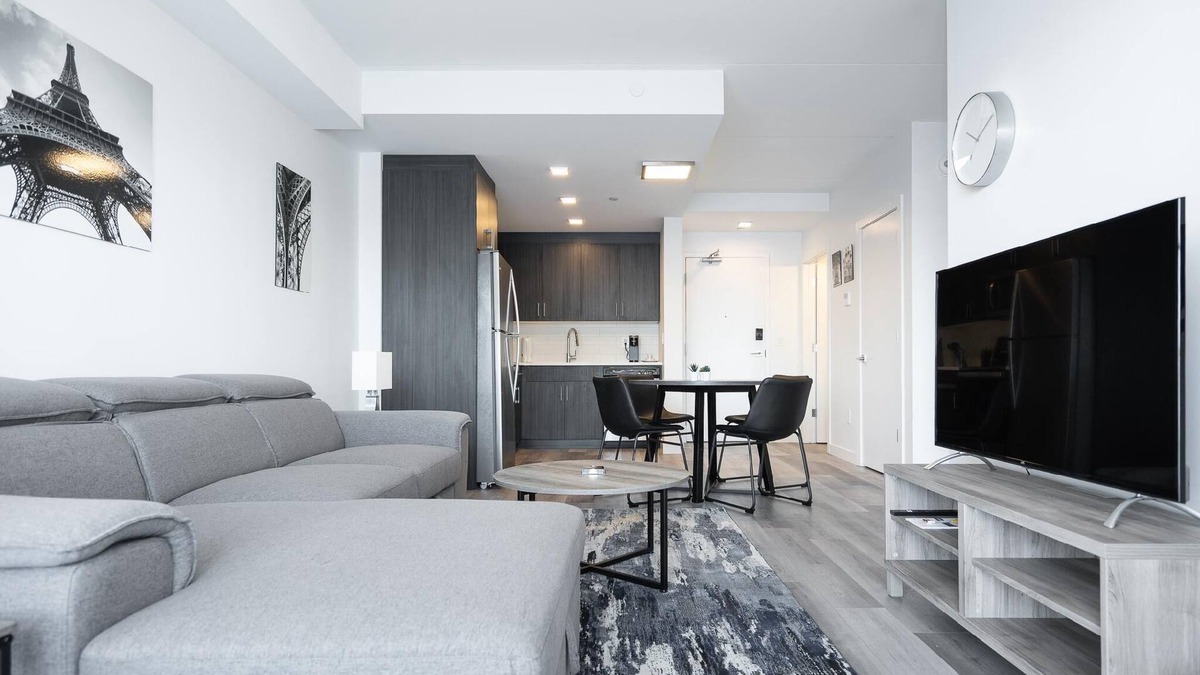 Fort Gary Apartment | Close to UM+Lavish 1 Bdr+Free Parking (105 30 UC)