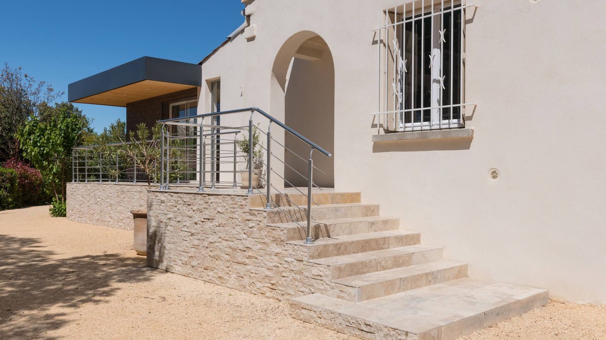 Saint-Maximin House | Close to Uz