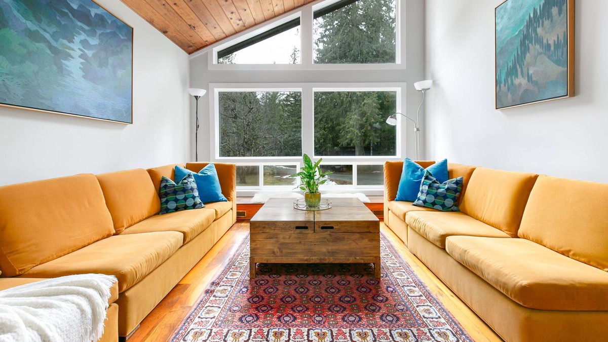 Mount Currie House | Close to Whistler but away from the crowds!