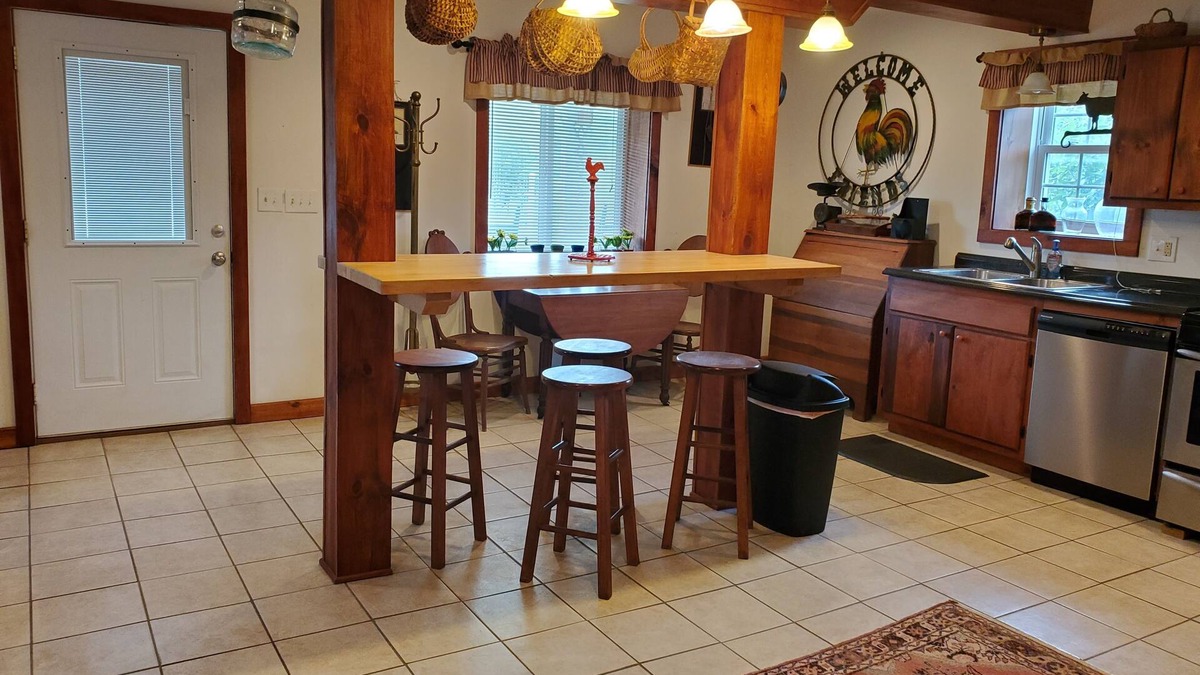 Glade Spring Apartment | Closer to the Country