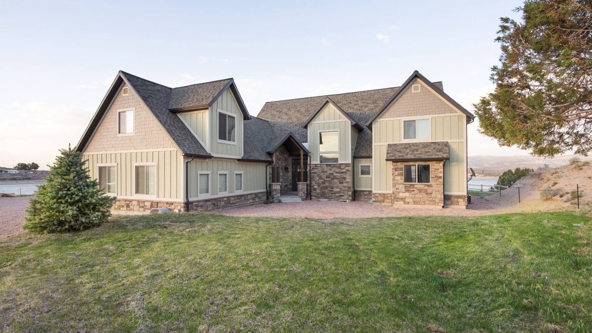 Levan House | Closest House to Yuba Lake!