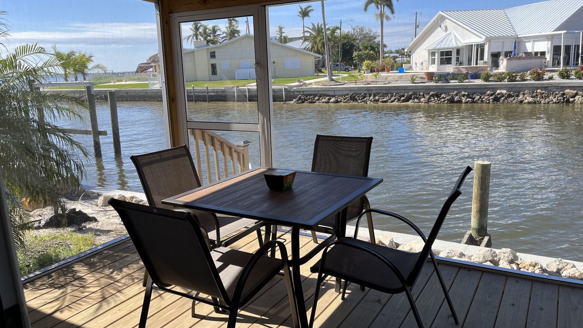 Saint James City Apartment | Closest Inn to Deep Water in St James City. Perfect for monthly rentals!