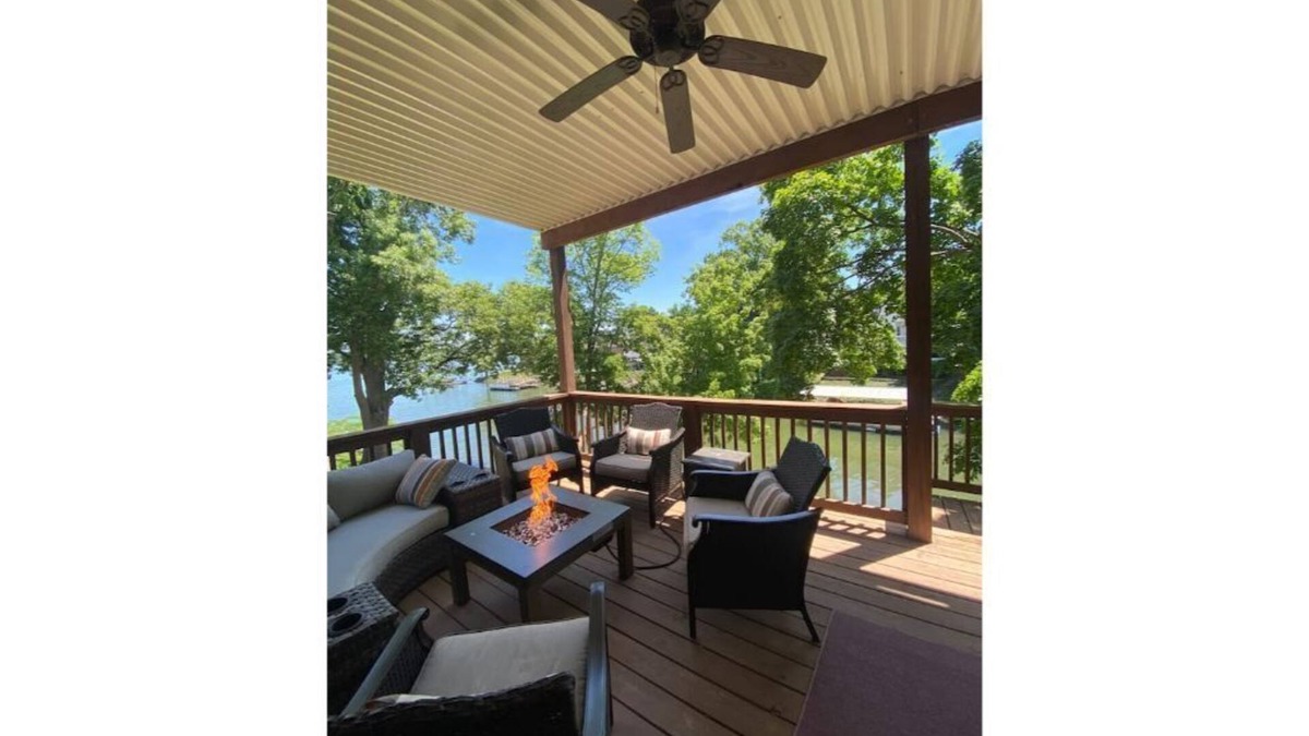 Lakewood House | Closest Lake House to Nashville