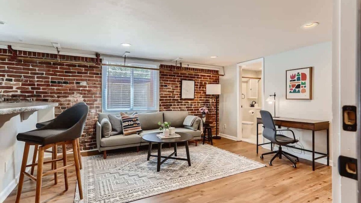 Congress Park Apartment | Cloud by Modern Midstay/1Block to City Park #C14