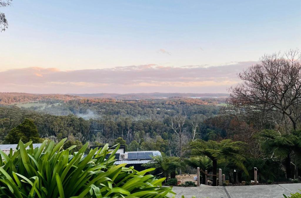 Menzies Creek Bed & Breakfast | Cloud View Garden