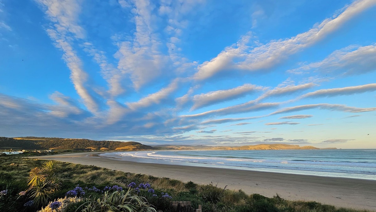 Curio Bay House | CLOUD9 Curio Bay, beachfront, Porpoise Bay.