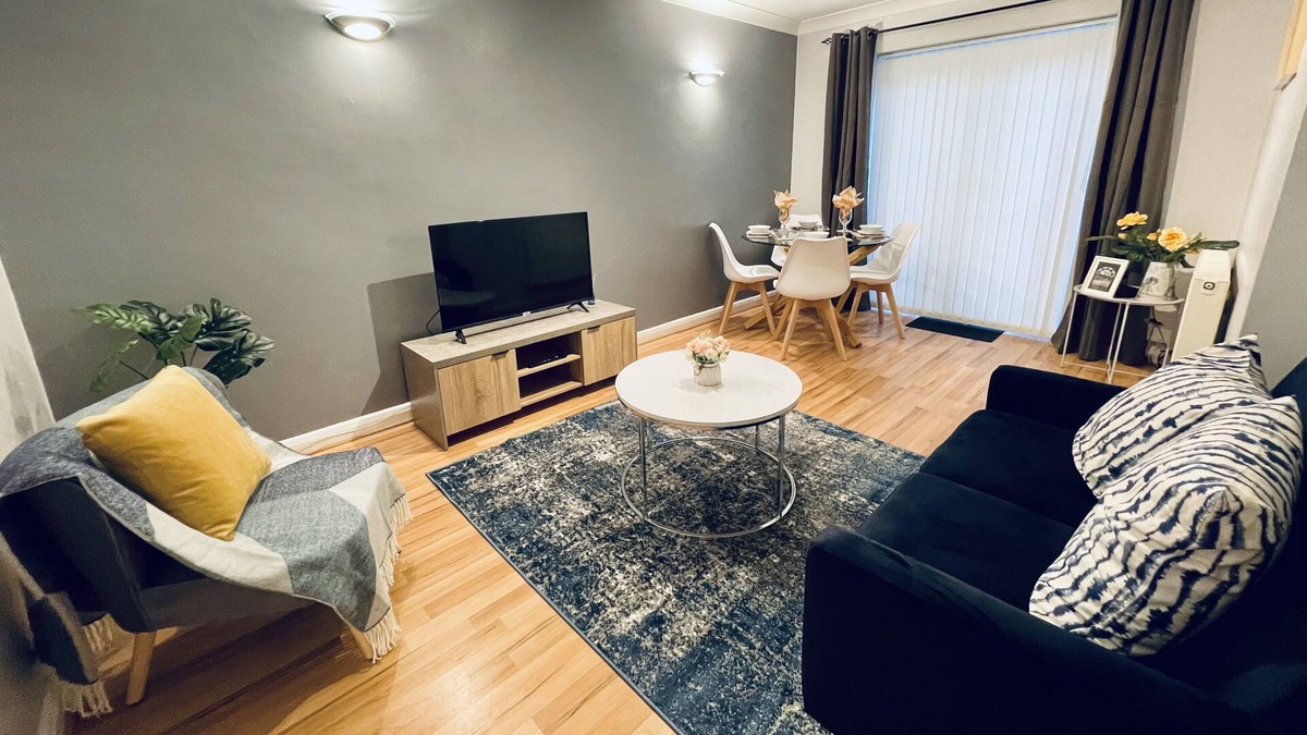 Byfleet Apartment | Cloud9stayz at The Royston