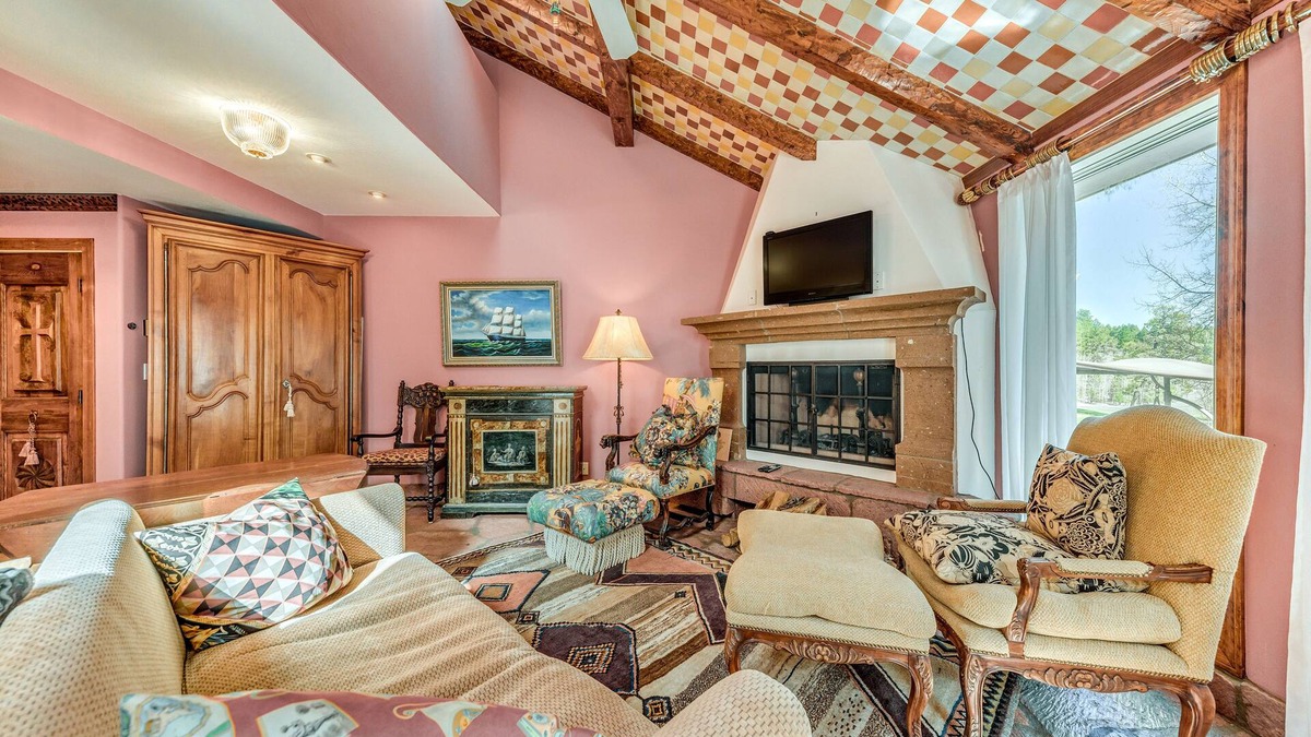 Cloudcroft Condo | Cloudcroft Home w/Fireplace Near Downtown!