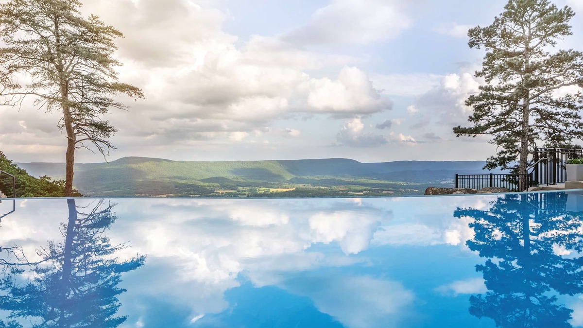 Rising Fawn Resort | Cloudland at McLemore Resort Lookout Mountain, Curio by Hilton