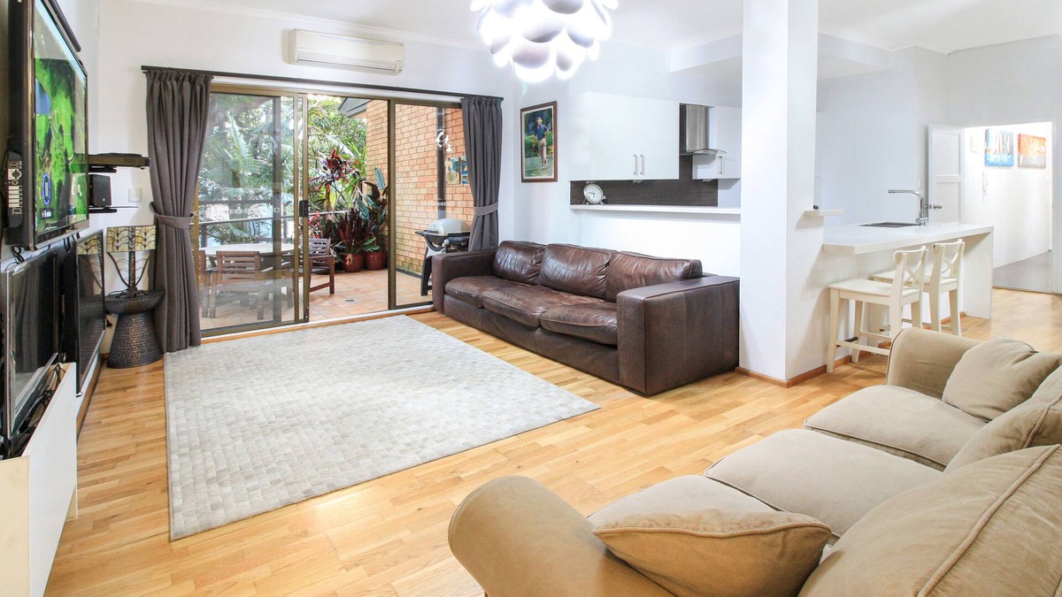 Randwick Apartment | CLOVELLY-PETS WELCOME-LIFESTYLE-BEACHES-PARKS-HEATED POOL-200SQM YARD-BUS-CAFES