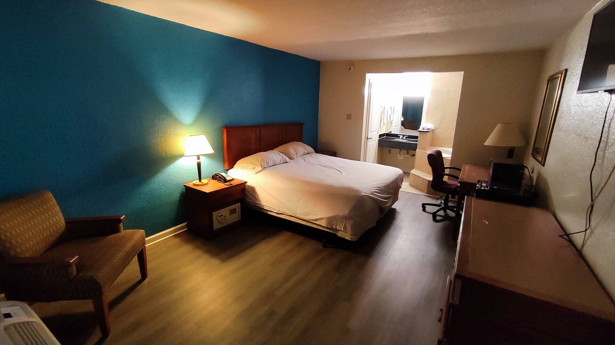 Shreveport Hotel | Clover Inn & Suites