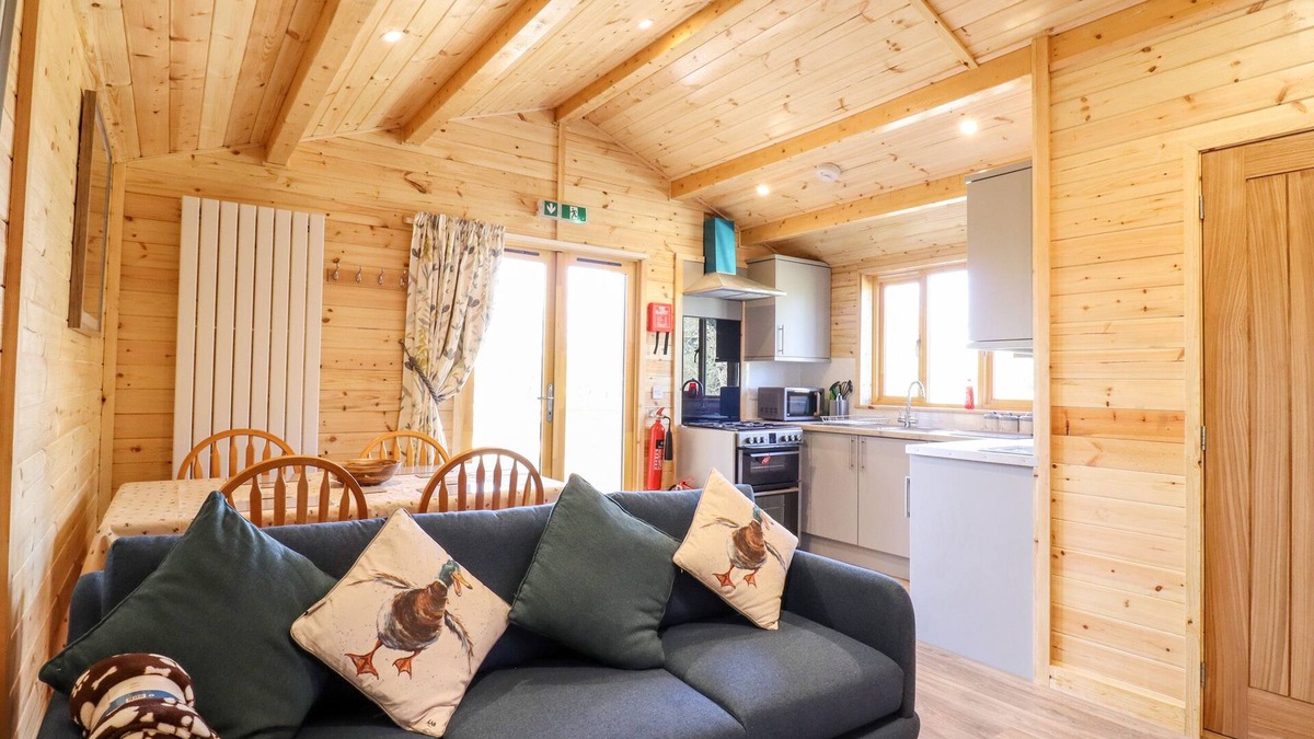 Theberton Cottage | Clover Lodge