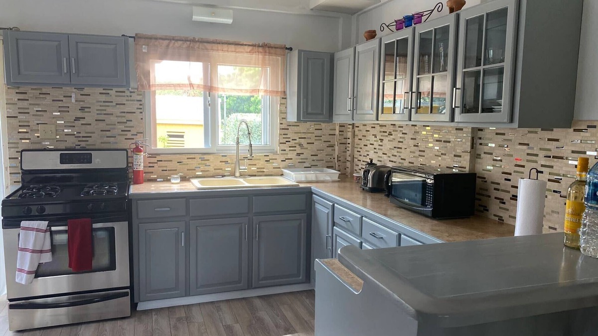 Crosbies House | Club Caribbean Luxury Townhouse 7 mins to beach