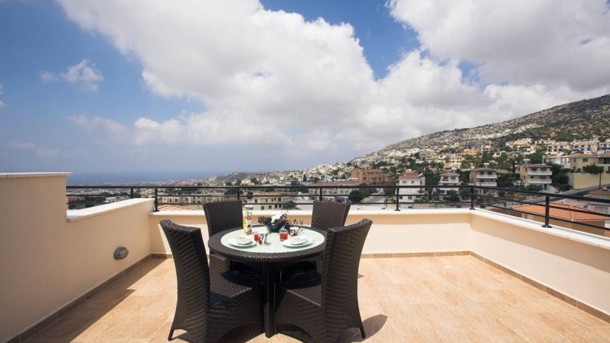 Peyia Town Apartment | Club Coral View Resort