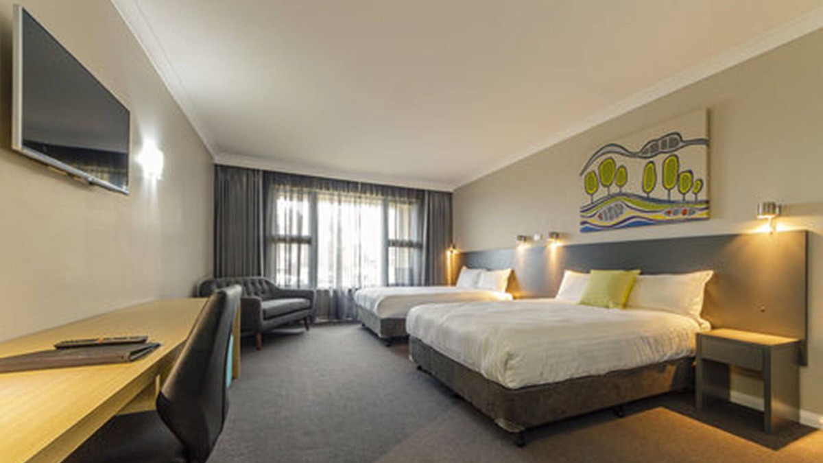 Cowra Hotel | Club Cowra Motel