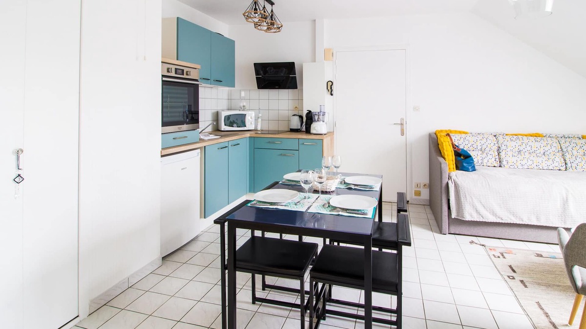 Carquefou Apartment | Club House 3 - Cottage in the Heart of Carquefou - bus N ° 85 at 50m