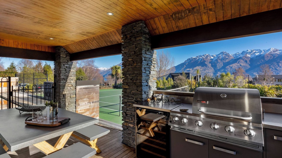 Kawarau Falls House | Club Moana at Oraka (pool, tennis court)