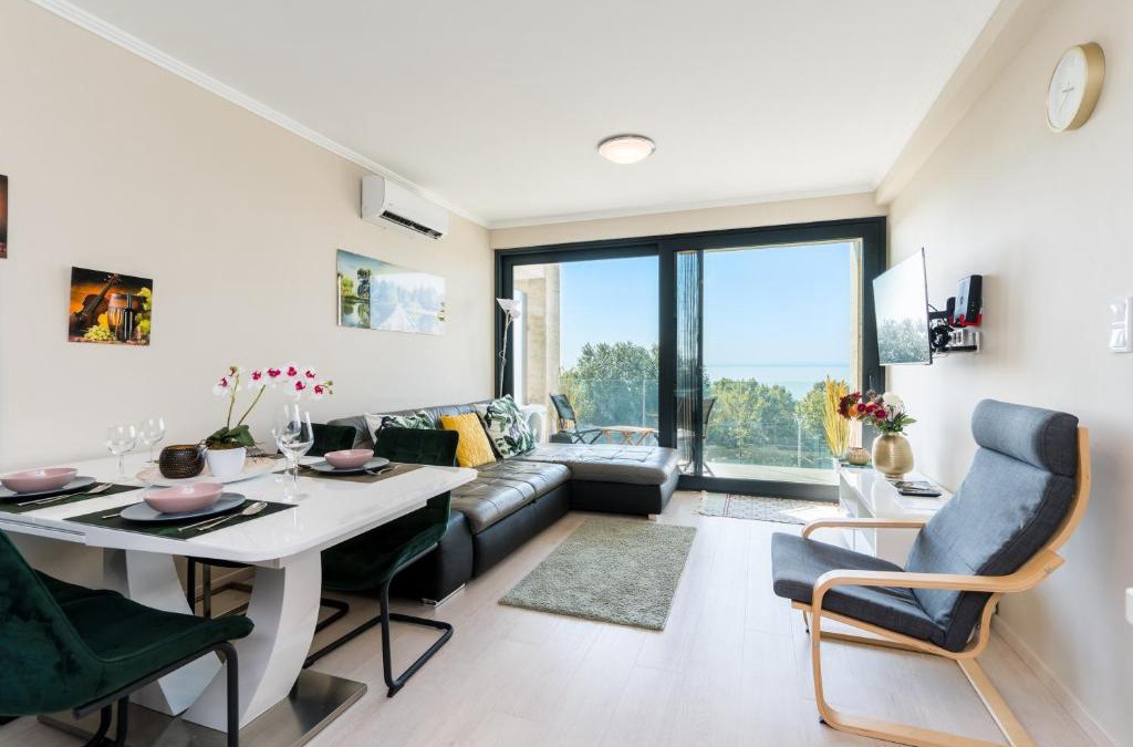 Alsóörs Apartment | Club Panorama Lake View Apartment