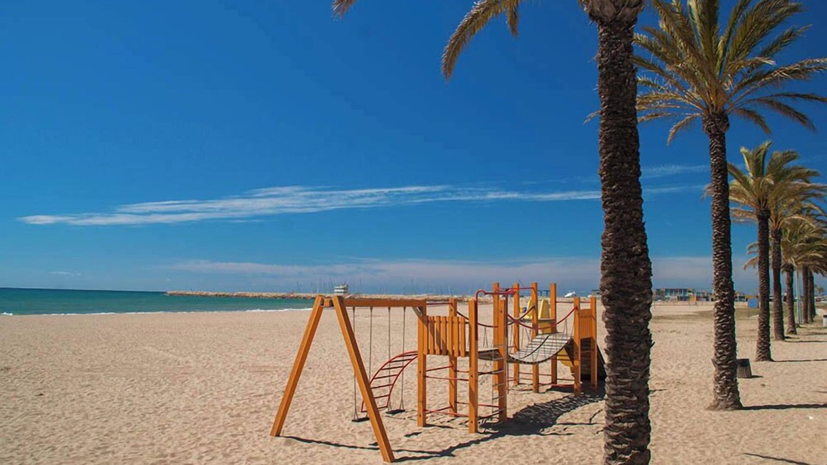 Comarruga Villa | Club Villamar - Luxurious villa with a private pool, 300 meters from the beach, located in a new .