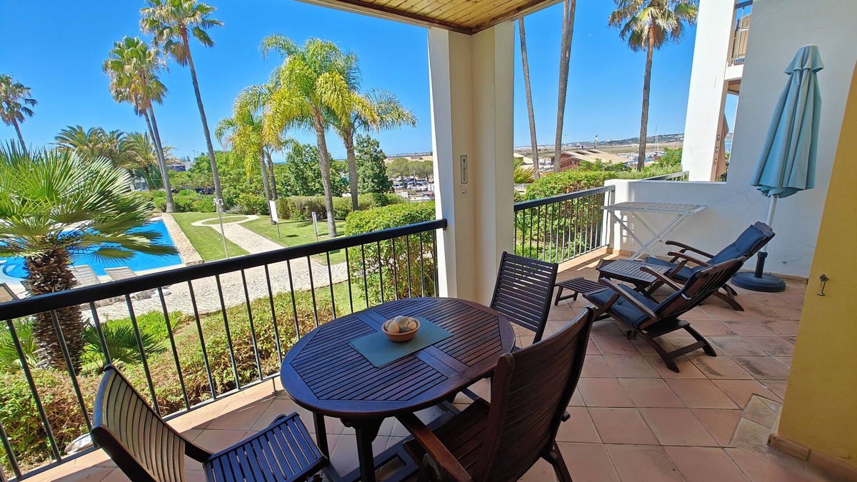Alvor Apartment | Clube Alvor Ria 103 Luxury sea view 1bed apartment outstanding central location.