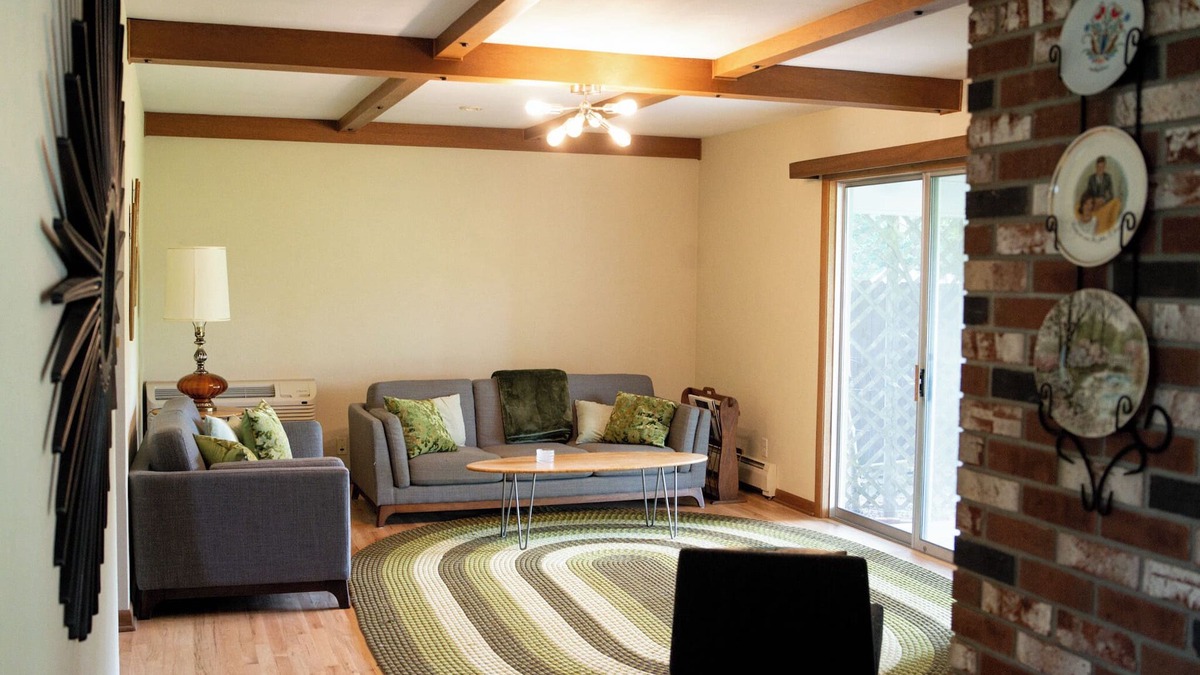 Marion House | Clubhouse ' 63- Spacious 4-bedroom house with WiFi, on country club golf course