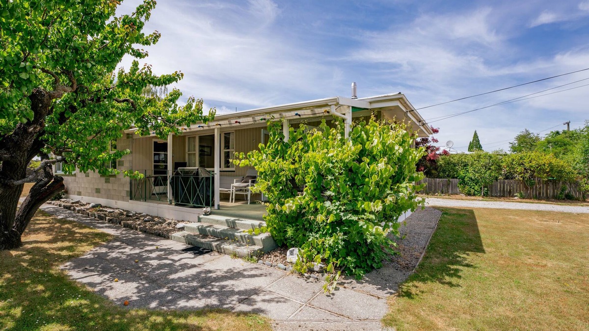 Clyde House | Clyde Classic - Otago Holiday Home